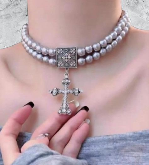 Majestic Cross Pearl Choker